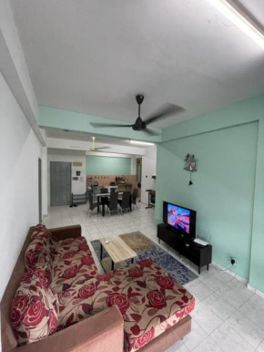 Blissful Breeze 4 ROOMS & NETFLIX by EZYROOM MELAKA